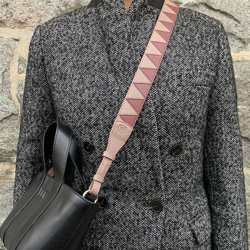 Sharktooth Bag Strap in Veg. Tanned Leather - Burgundy & Grey